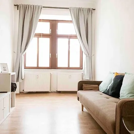Moderne In Leipziger Altbau - Netflix Inklusive